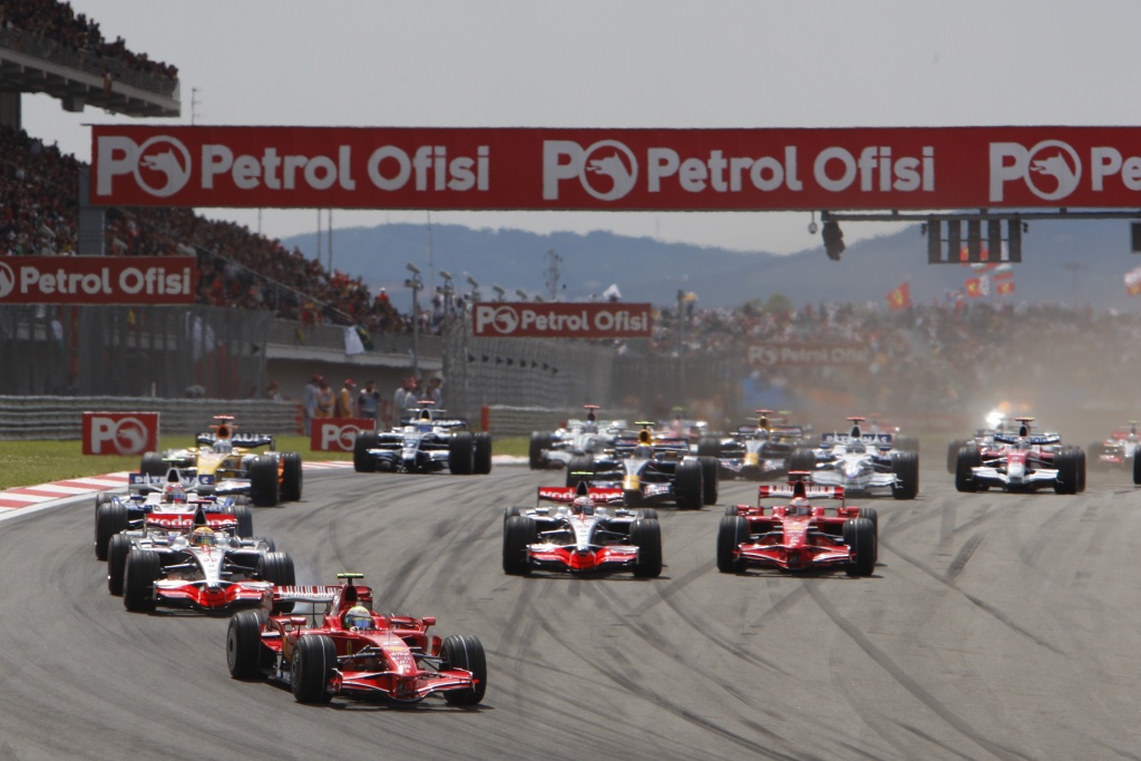 The start of the 2008 Turkish Grand Prix