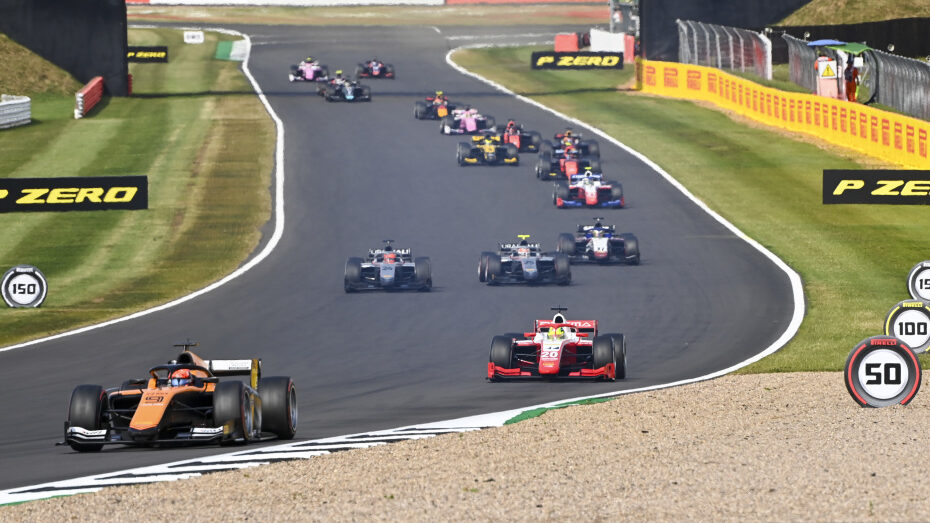 F2 cars during a sprint race 