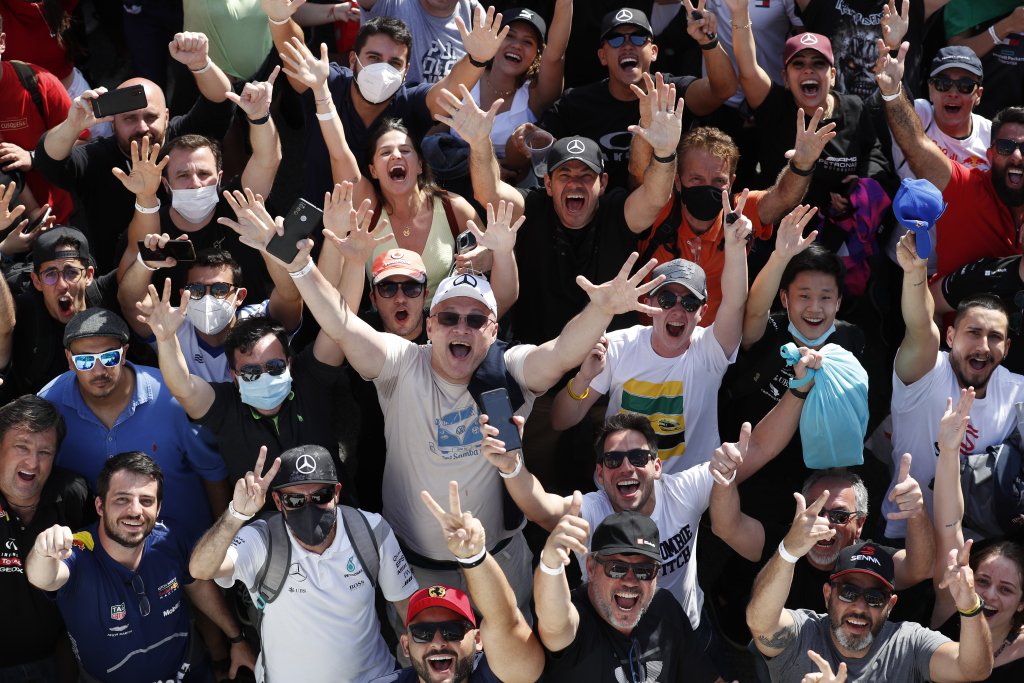 Fans cheering at a Formula 1 race in Brazil