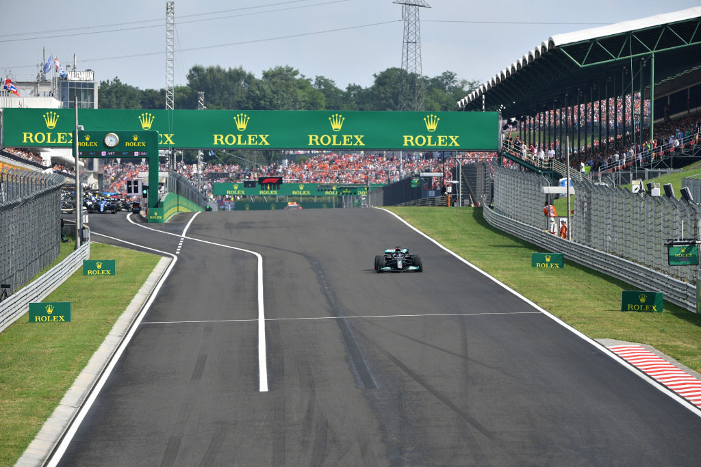 Lewis Hamilton at the restart of the 2021 Hungarian Grand Prix